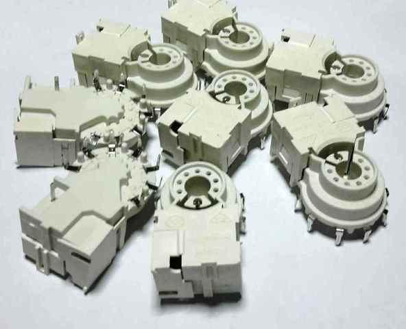 GZS8-6-4_CRT_Socket_8_Pin.jpg  GZS8-6-4_CRT_Socket_8_Pin